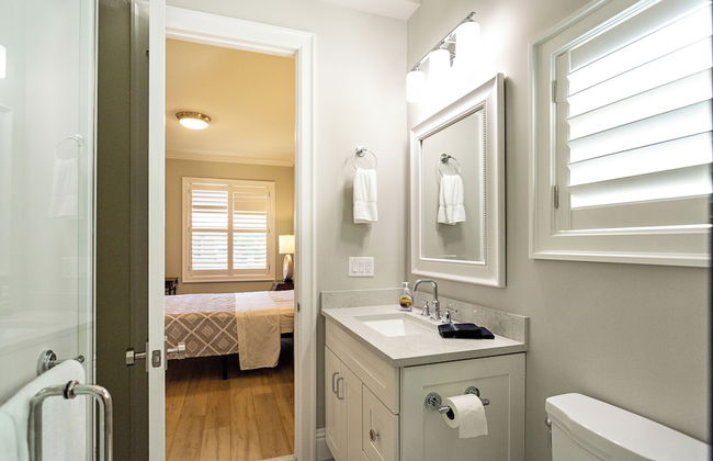 Tuscan Vacation Rental. Stylish 3-Bedroom Getaway Near Vanderbilt Beach Enjoy a Private Pool, Spacious Layout, and Modern Comforts Perfect for Families, Groups, and Pet-Friendly Stays - Foto 18