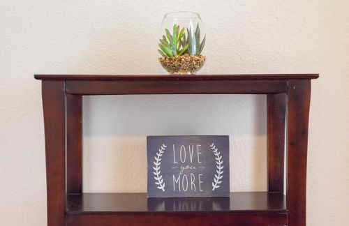 Luxury 5BR House with Pool by SeaWorld & Lackland - Foto 24