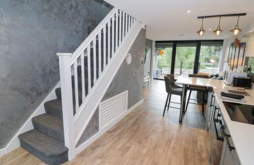 The Tunnel at Bridge Lake Farm and Fishery - Foto 11