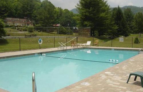 Cozy Mountain Chalet With Hot Tub Outdoor Movie Screen And Fire Place - Foto 50