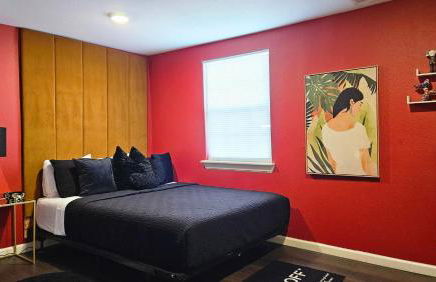 The Gawdy Den with Fast WIFI 2 minutes from Downtown Houston! - Photo 11