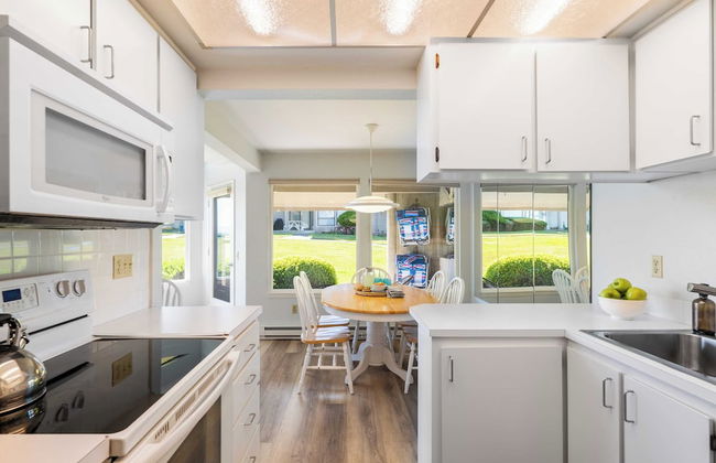 Beachcomber's Bliss by Avantstay Steps to the Beach Ocean Views - Photo 12