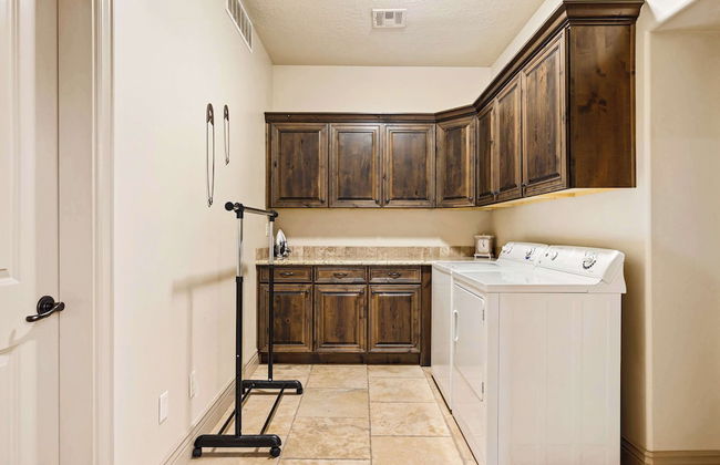 Coral Springs Getaway - Outdoor and Indoor Heated Pool - Close to Zion National Park - Photo 27