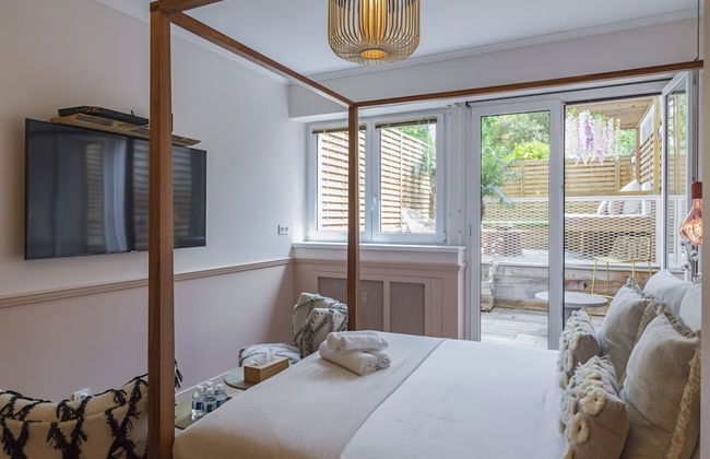 Rose & Garden - Eiffel Tower - Photo 14