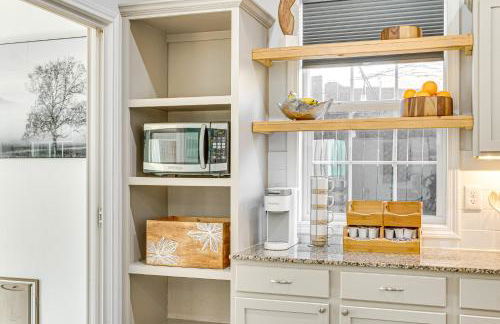 Sauna, Hot Tub and Outdoor Fun Oklahoma City Home! - Foto 11