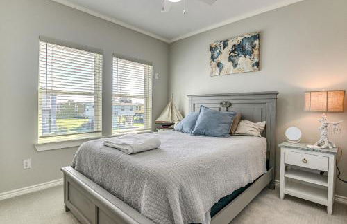 Walk to Sea Isle Beach Group Getaway with Deck! - Foto 13