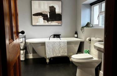 Rhianfa 4 bedroom house minutes walk from the beach - Photo 19