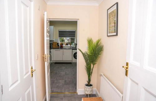 Large 4 Bedroom House Near Heathrow and M4 Free Parking - Foto 60