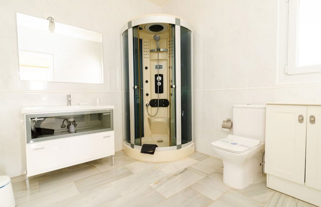 Villa in Marbella With Private Pool and Beach - Foto 27