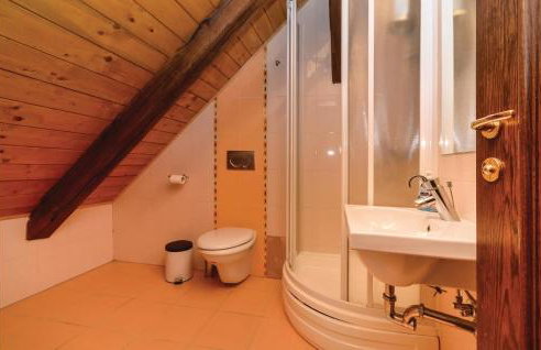 Six-Bedroom Holiday Home In Jastrebarsko - Foto 22