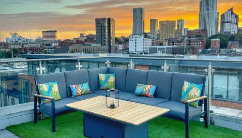 Luxury Penthouse with Private Hot Tub Overlooking Leeds City Centre - Foto 2, sunbed