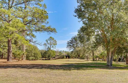 Wooded Couples Retreat with Lanai in Interlachen - Photo 24