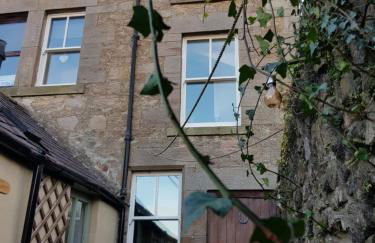 Woolly Hill House - Beautiful Townhouse in the Heart of Wooler - Photo 9