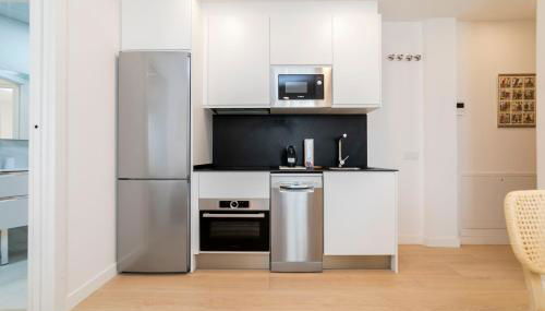 Aurora Stays by Charming - Parking cubierto gratis - Foto 4, stove, dishwasher