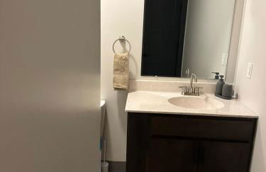 304 New Luxury Downton Condo with Fireplace, 2 bdrm - Foto 14