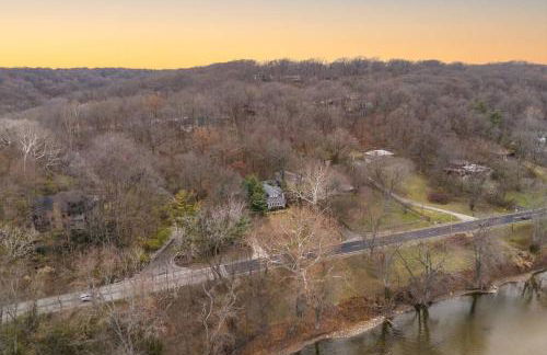 Riverside Retreat! - Photo 31