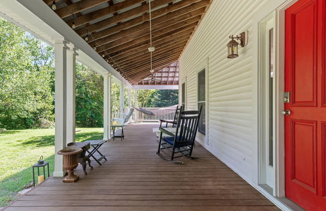 Beautiful Home on a Quiet Lot, Sleeps 14, Treehouse & Game Room! - Foto 39