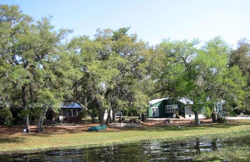 Lakefront Cottage with a Private Dock near Ocala National Forest in Orange Springs, Florida - Foto 5