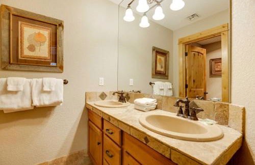 Indoor Entertainment Forested Sunriver Retreat! - Foto 35