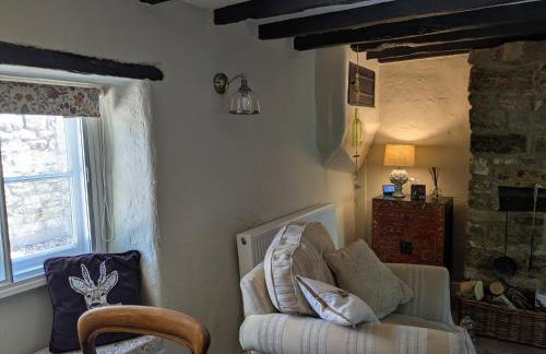 Period Thatched Cottage Towcester - Photo 56