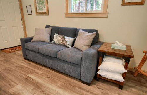 Beetlebark Bungalow- Inside Yosemite w/ hot tub EV charging cable - Foto 21