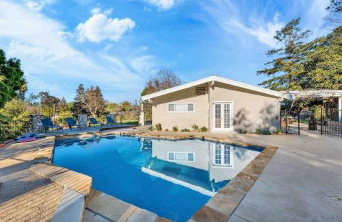 Modern Family Farmhouse with Pool, Jacuzzi, Putting Green, Treehouse, Bocce and more - Foto 17