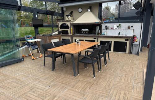 Luxury Villa Rafaela Οικογενειακή βίλα με ιδιωτική πισίνα, BBQ κ παιχνίδια Ιδανική για οικογένειες με παιδια - Foto 20