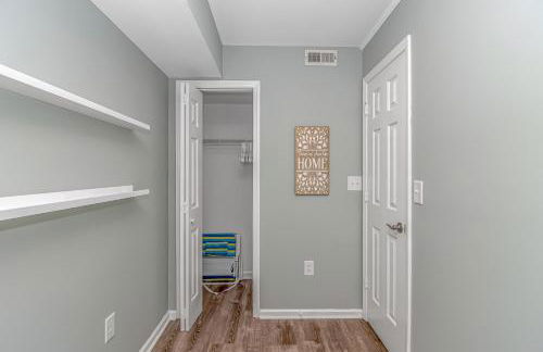 Fully Renovated First Floor Condo! Cypress Bay J-2 - Foto 14