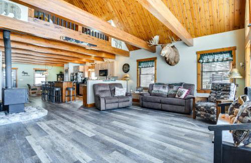 Lakefront New Hampshire Hideaway with Deck and Views - Foto 5