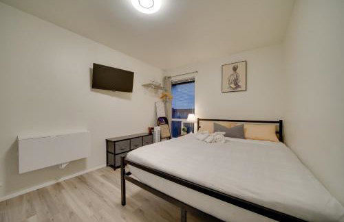 Eastside Tech Hub Home Base Near I-90 and Factoria! - Foto 17