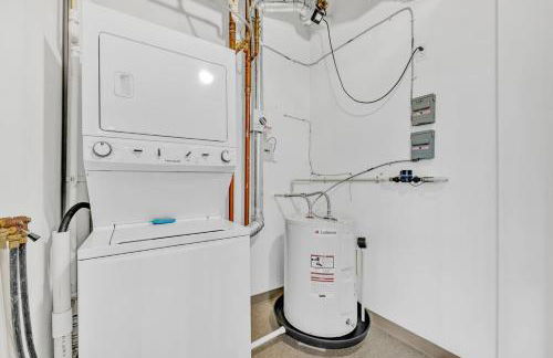 Luxury High-Rise Condo in Amazing Location | Gym - Photo 19