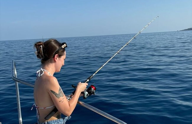 Capitán Manolis Pesca con barbacoa en el barco - Foto 44