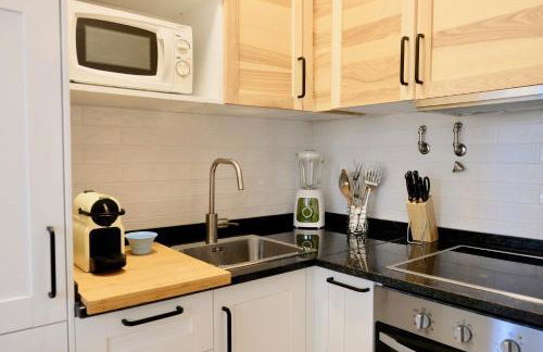 Peaceful & Spacious Apt with Parking & Queen Bed - Foto 10