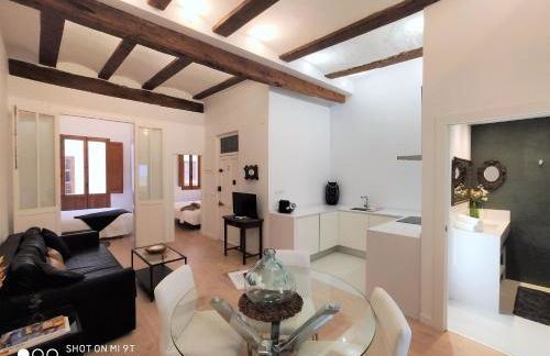 Apartments Downtown Valencia - Photo 17