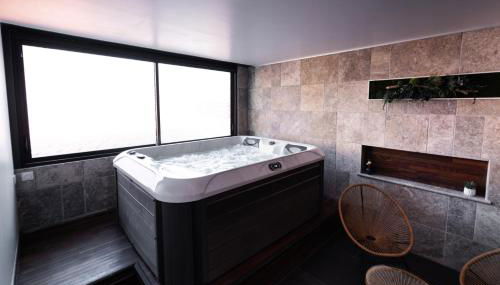 Loft 150 m2 Jacuzzi, Sauna et Massage - Photo 1