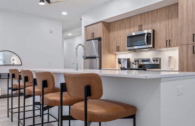 The Continental, powered by Placemakr - Downtown - Market Square - Photo 21