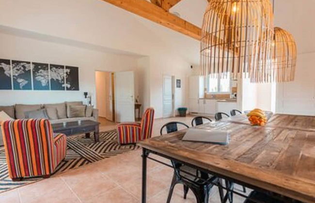 Spacious and Modern Villa With Large Garden and BBQ Area - Foto 24