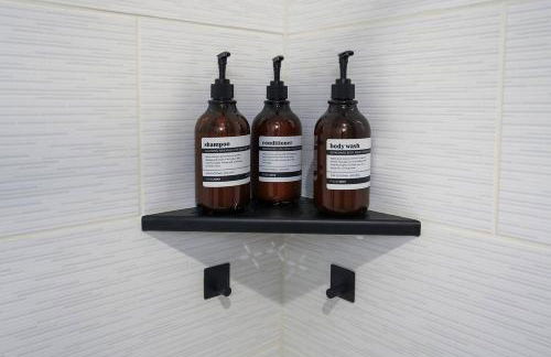 Groovy Getaway king suites, sleeps 8, dogs ok - Foto 26