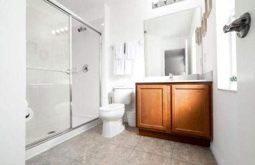 Four Bedroom w/ Screened Pool Close to Disney 4572 - Foto 54