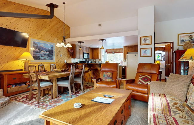 Serene Sierra Sanctuary - Experience Mammoth Magic - Foto 2