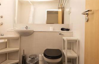 Muirhouse 2BR Apartment with Free Parking - Foto 21