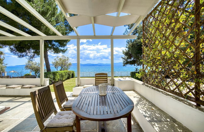 Salt Stone Beach Front Retreat by Estia - Foto 5