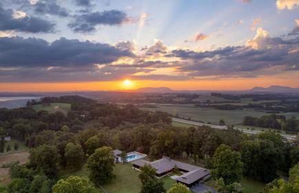 Amber Refresh by Avantstay Pool and Hot Tub - Foto 9