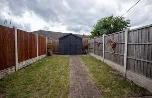 2BR Home Near Shops & Transport Links - Foto 55