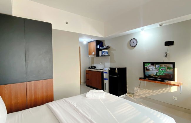 Homey and Minimalist Studio LRT City Jatibening Apartment - Photo 6