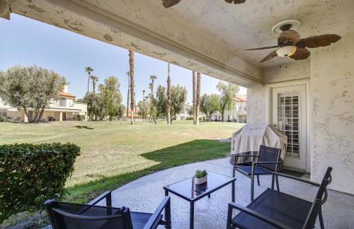 Patio and Pool Access Stunning Palm Desert Townhome - Foto 19