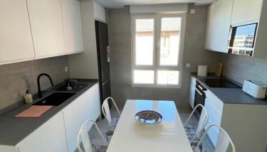 Apartamento Recién Reformado en Somo junto iglesia - Foto 1