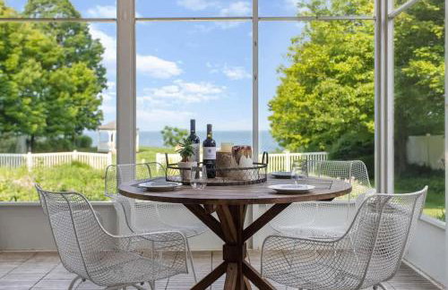 Spacious A-Frame with Lake Michigan Views & Hot Tub-Family Friendly - Foto 46