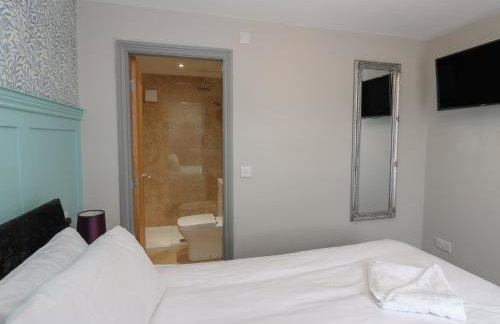 Courtyard Cottage Number 9 - Photo 6