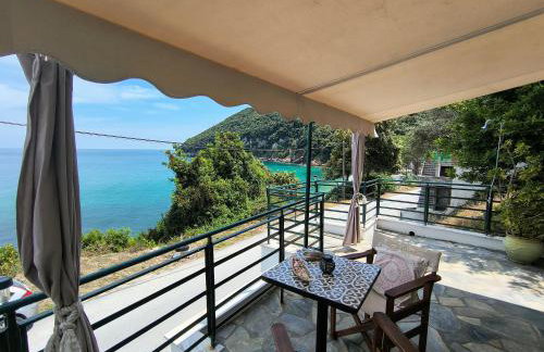 Kamari Guesthouse - Photo 47